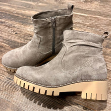 Load image into Gallery viewer, Dashing Slouched Boot by Very G