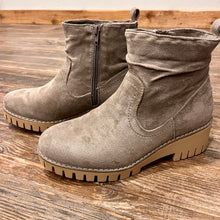 Load image into Gallery viewer, Dashing Slouched Boot by Very G